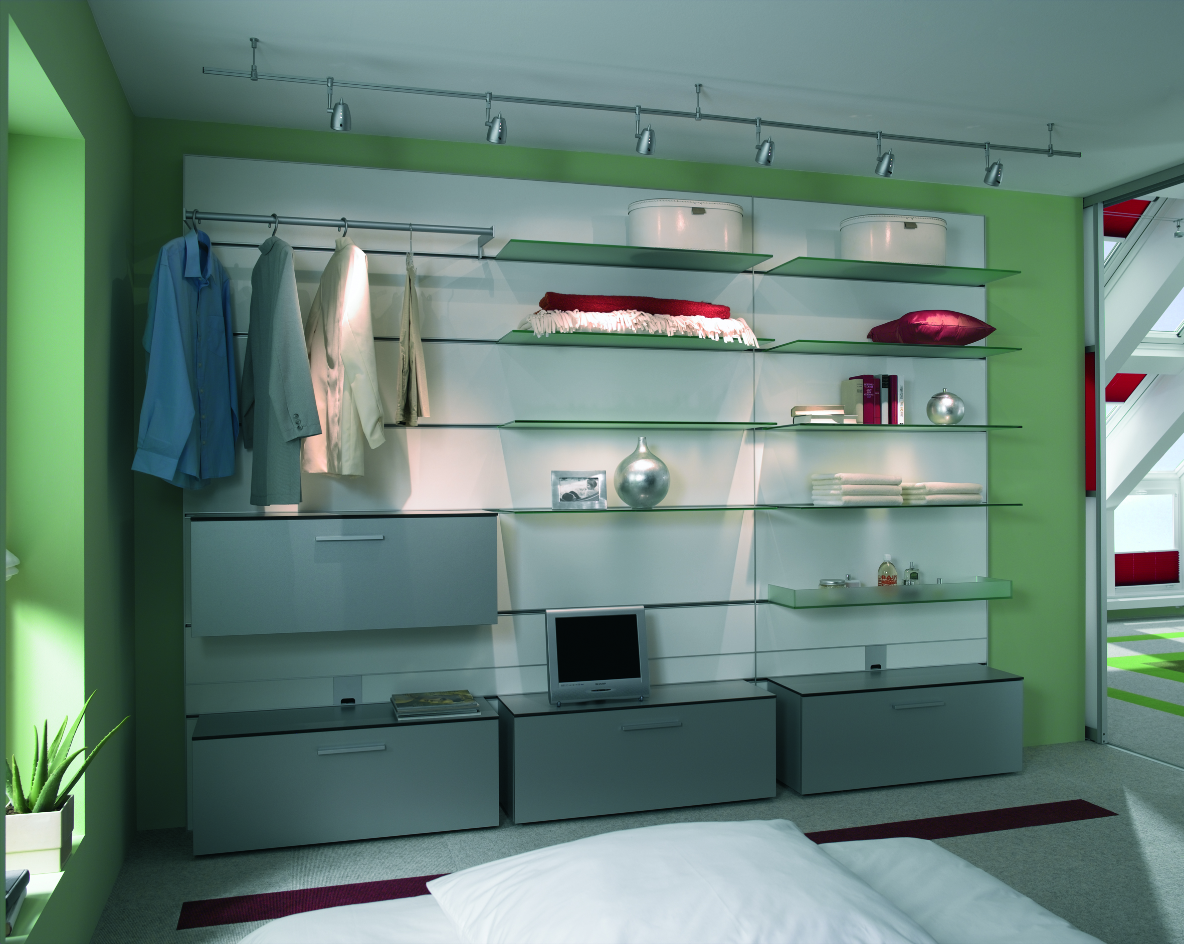 13_00_OLI_Schienensystem_begehbarerKleiderschrank