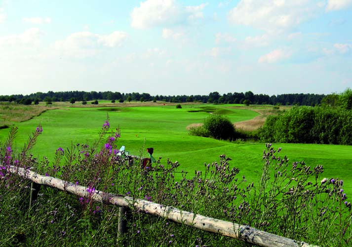 Prenden (4) Golfplatz im Naturpark (m. Zaun)20050725_0085x