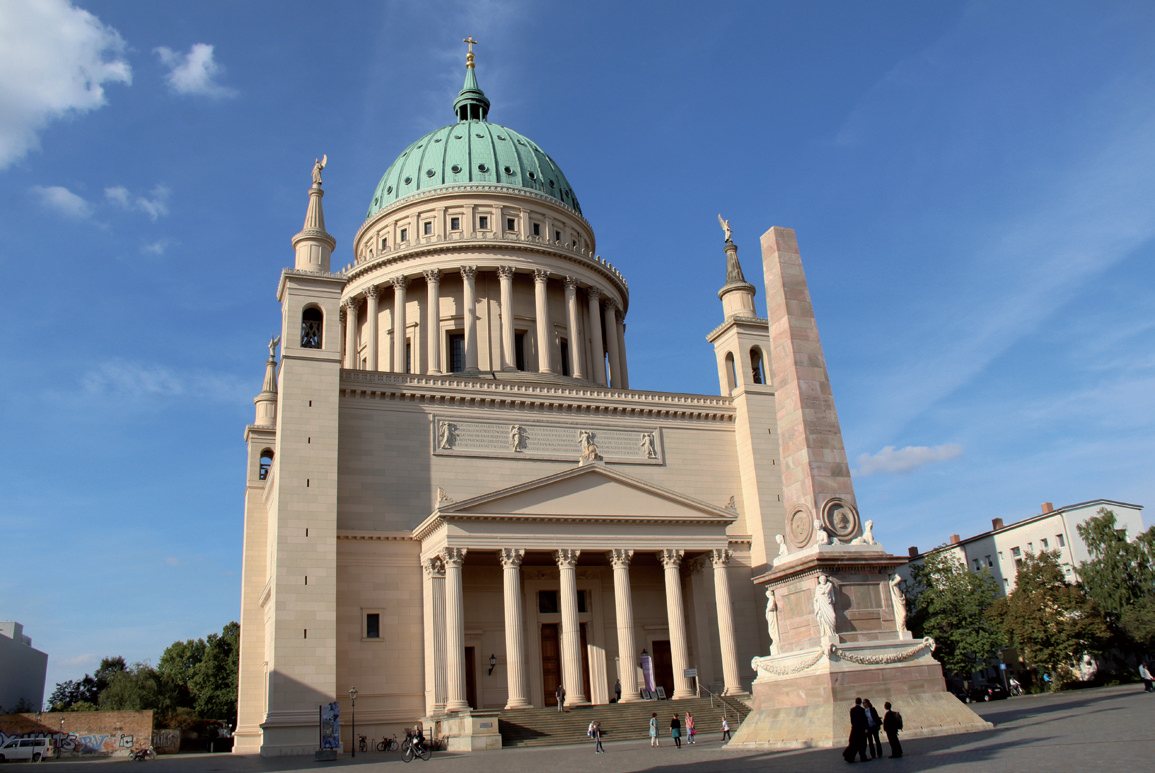 Ohne-Mitte-02