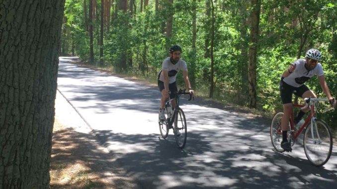 Auf dem schönsten Teilstück der Tour zwischen Neu-Zittau und Hartmannsdorf trifft man viele Gleichgesinnte, Foto: bek