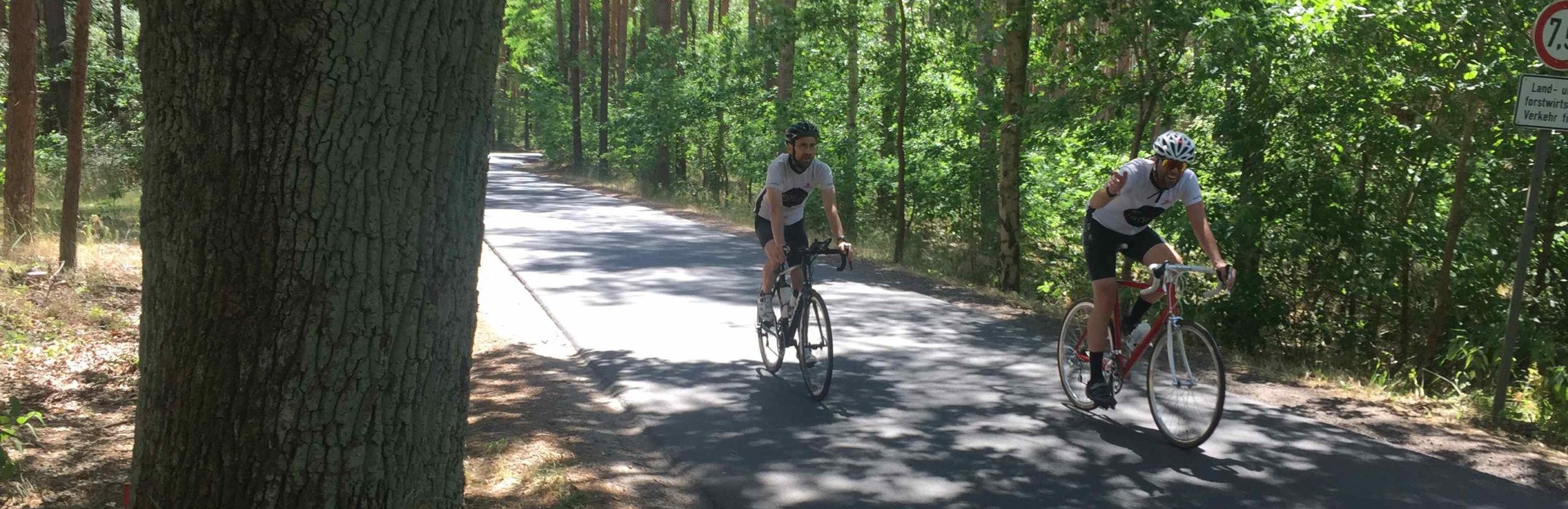 Auf dem schönsten Teilstück der Tour zwischen Neu-Zittau und Hartmannsdorf trifft man viele Gleichgesinnte, Foto: bek